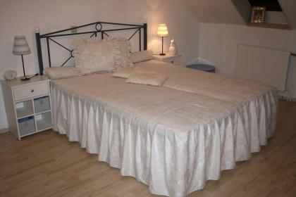 Romantisches französisches Doppelbett
