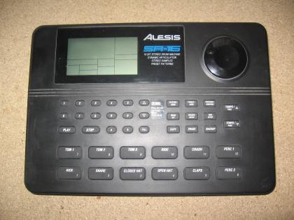 Verkaufe Drumcomputer Alesis SR-16 neuwertig
