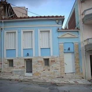 DENKMALGESCHÜTZTES Generationenhaus aus Stein / Hafenstadt Lavrion bei Athen 70