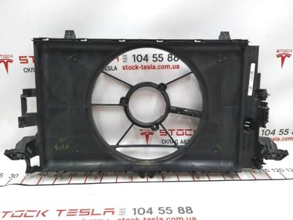 Tesla Model 3 Lüfterdiffusor 1077084-00-D