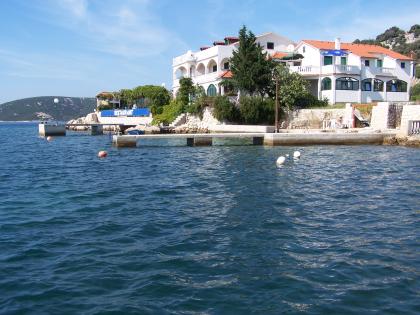 Ferienhaus - wohnungen nur 5 meter bie meer Insel Rab Kroatien